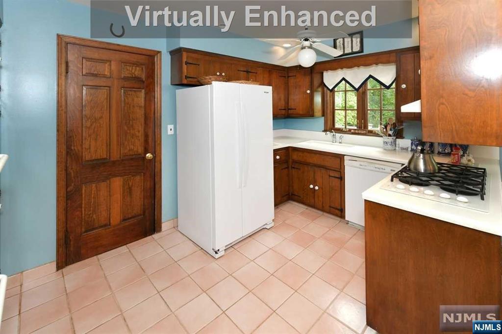 800 E Saddle River Road
