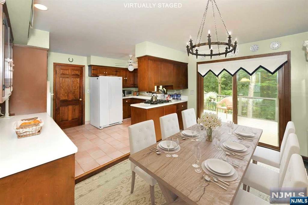 800 E Saddle River Road