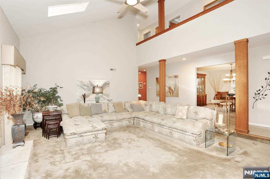12 Bellgrove Drive
