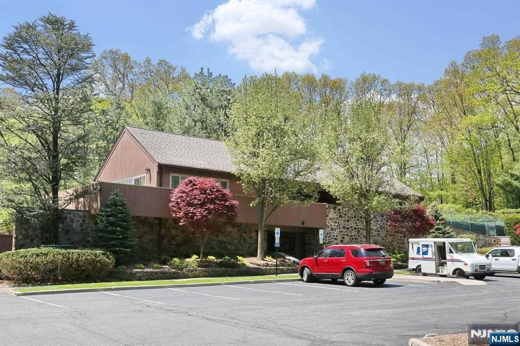 12 Bellgrove Drive