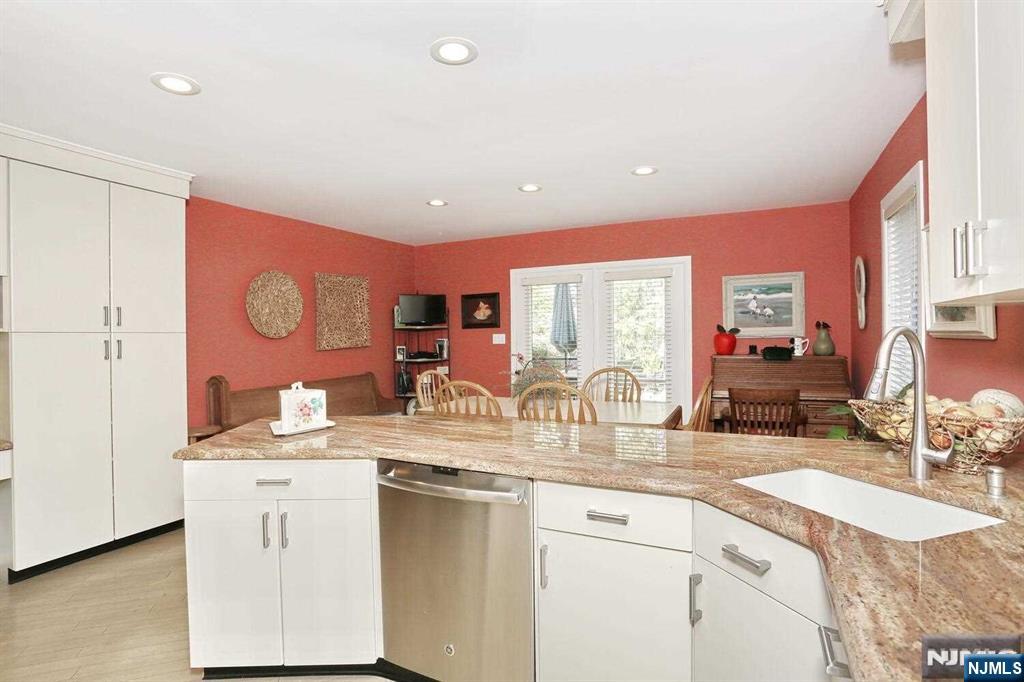 12 Bellgrove Drive