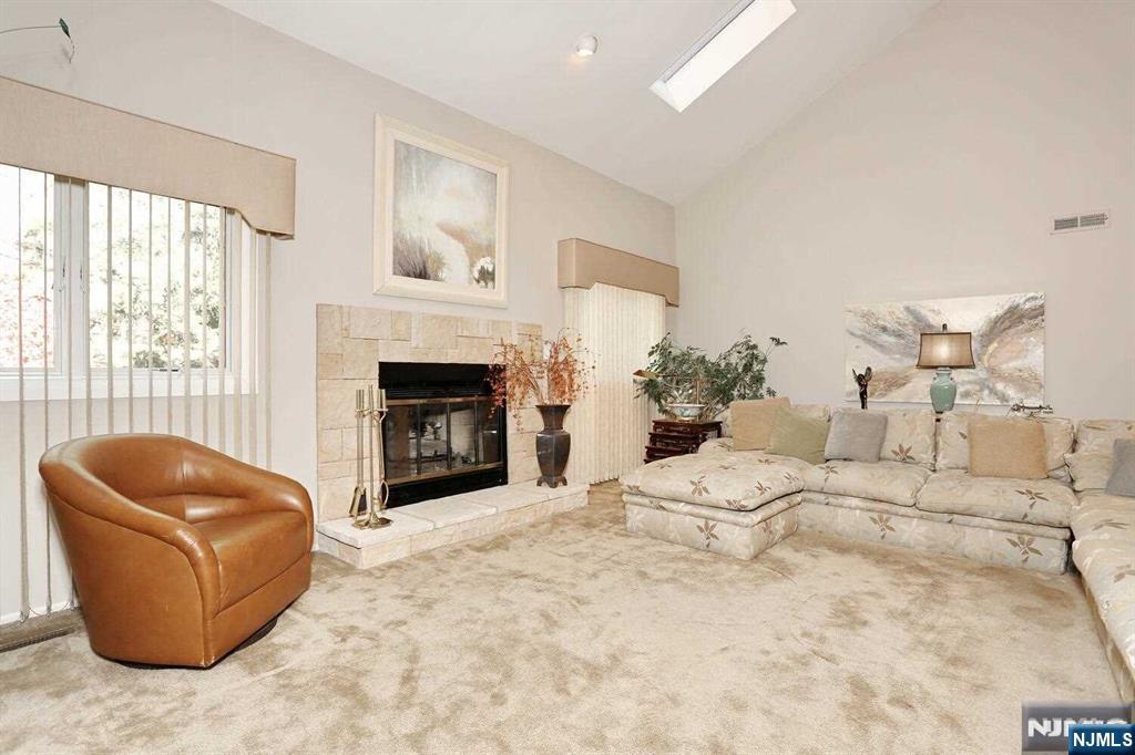 12 Bellgrove Drive