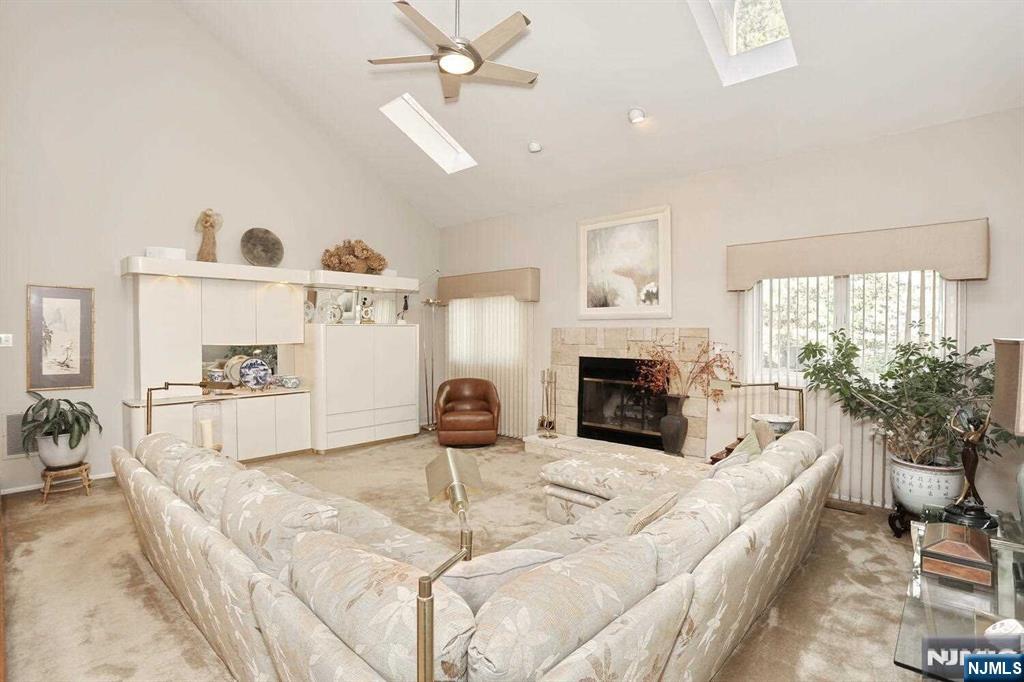 12 Bellgrove Drive