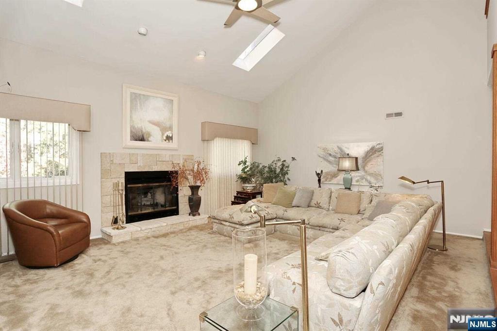 12 Bellgrove Drive