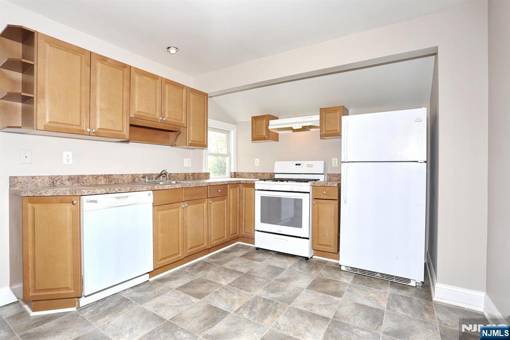 245 Godwin Avenue 1