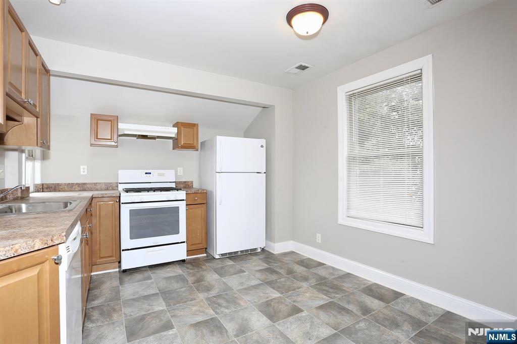 245 Godwin Avenue 1