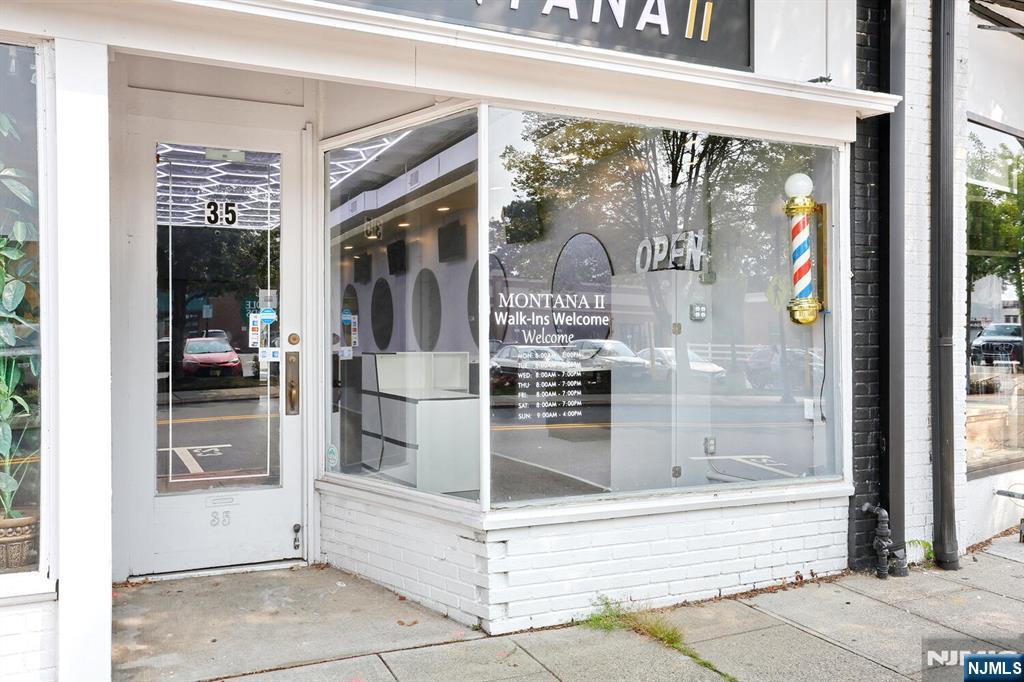 35 Godwin Avenue