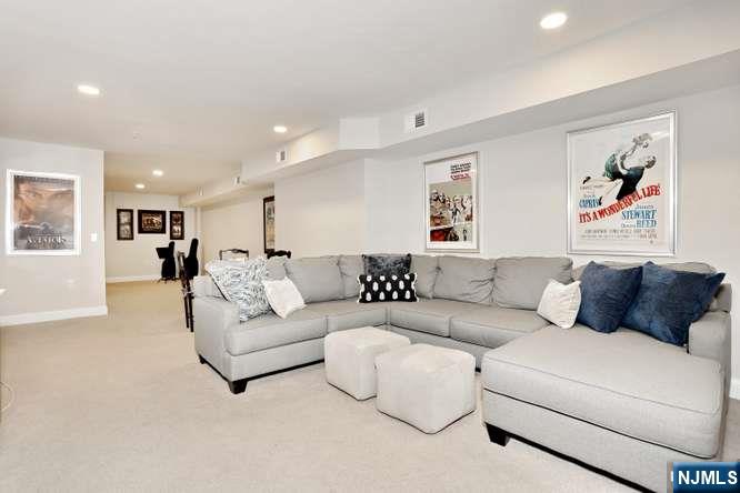 802 Whitney Lane
