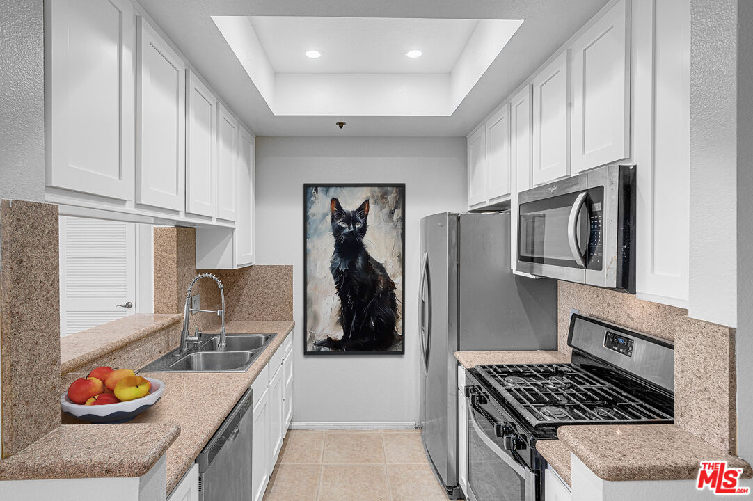 7236 Amigo Ave Unit: 202