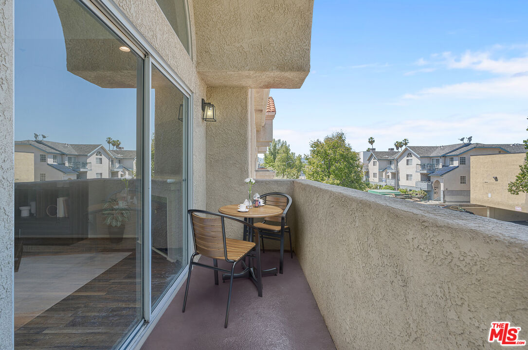 7236 Amigo Ave Unit: 202
