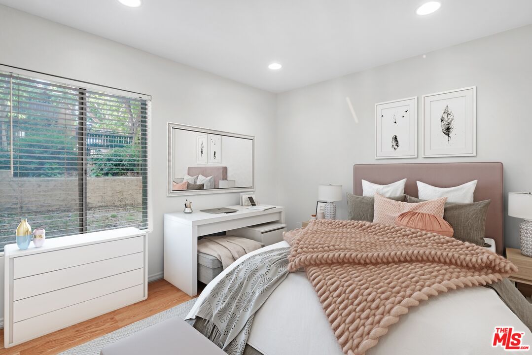 18350 Hatteras St Unit: 159