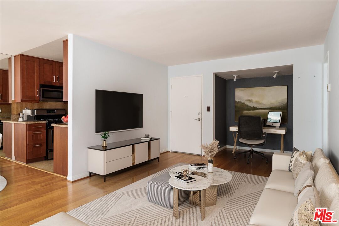 1712 Colby Ave Unit: 104
