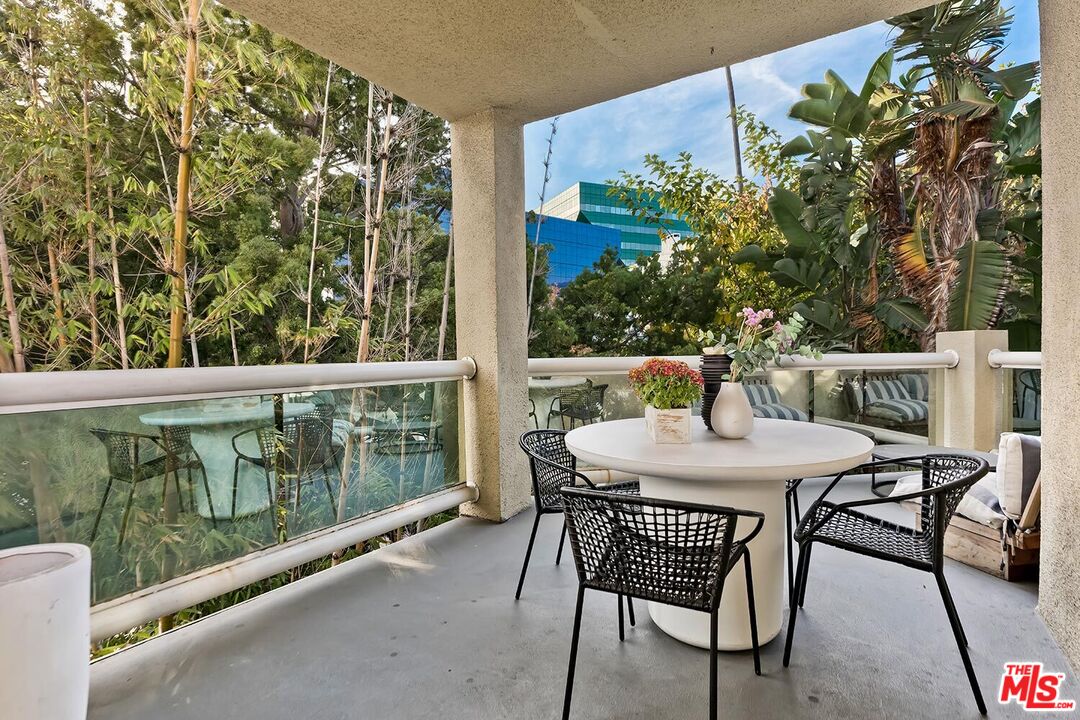 616 Huntley Dr Unit: 2