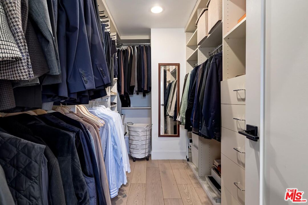 616 Huntley Dr Unit: 2
