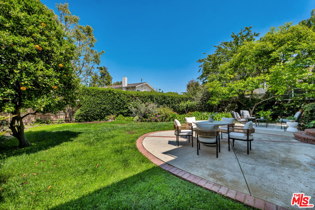 2686 Velarde Dr