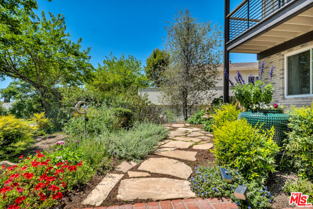 2686 Velarde Dr