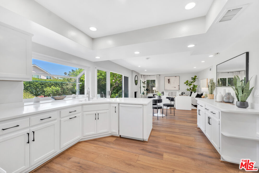 2686 Velarde Dr