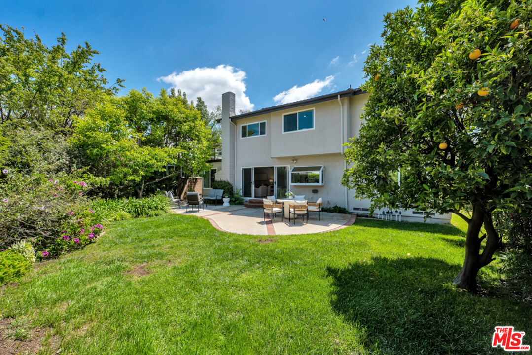 2686 Velarde Dr