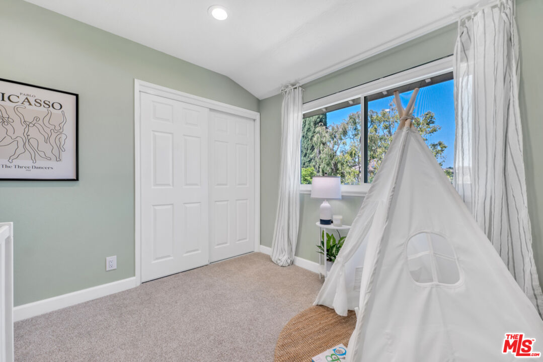 2686 Velarde Dr