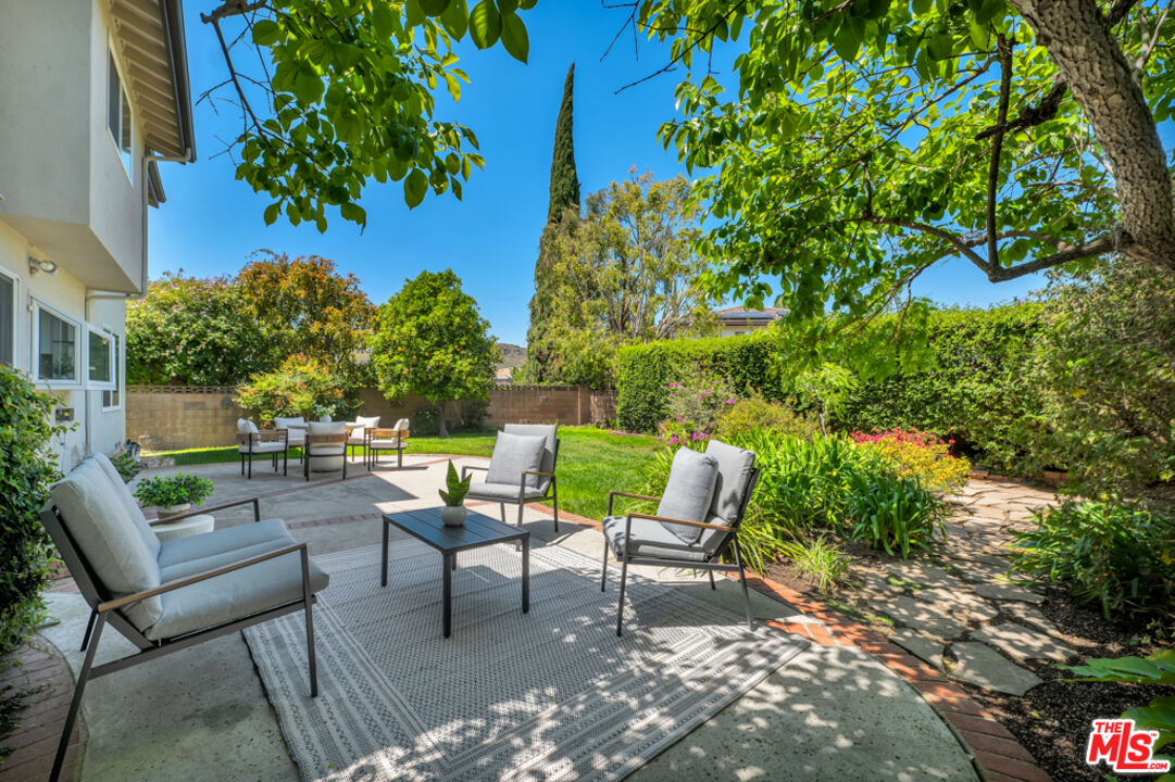 2686 Velarde Dr