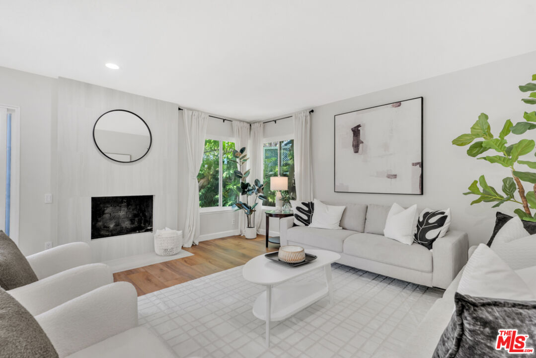2686 Velarde Dr