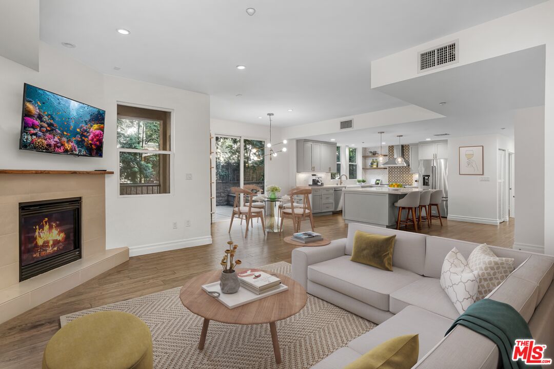 1248 N Laurel Ave Unit: 103