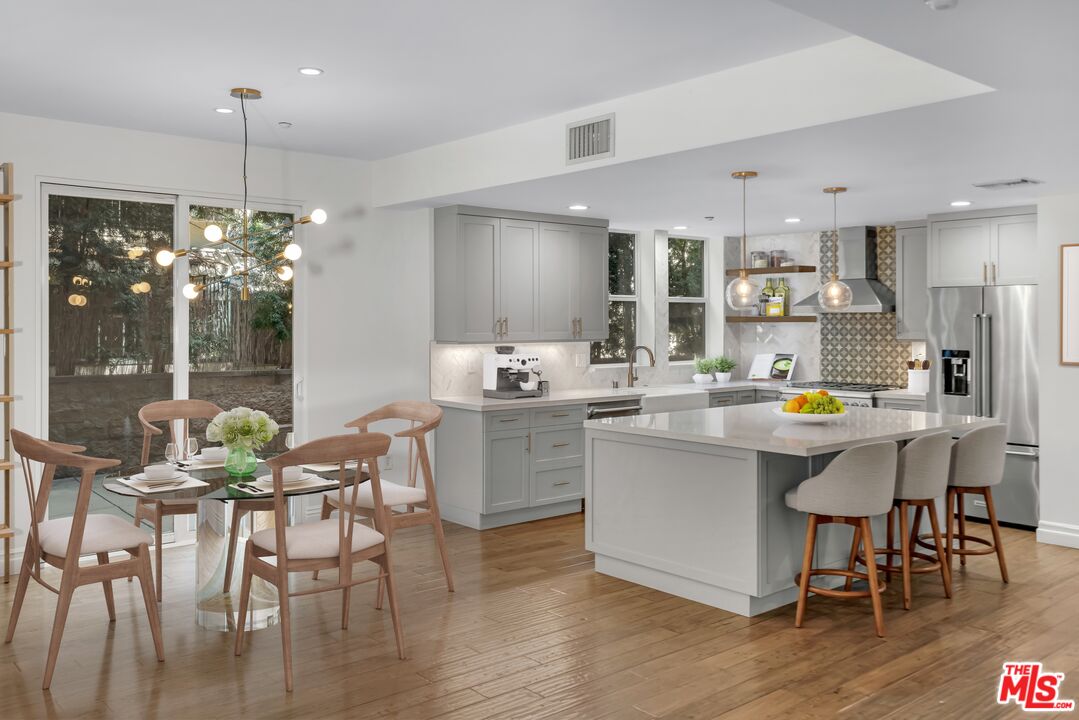 1248 N Laurel Ave Unit: 103