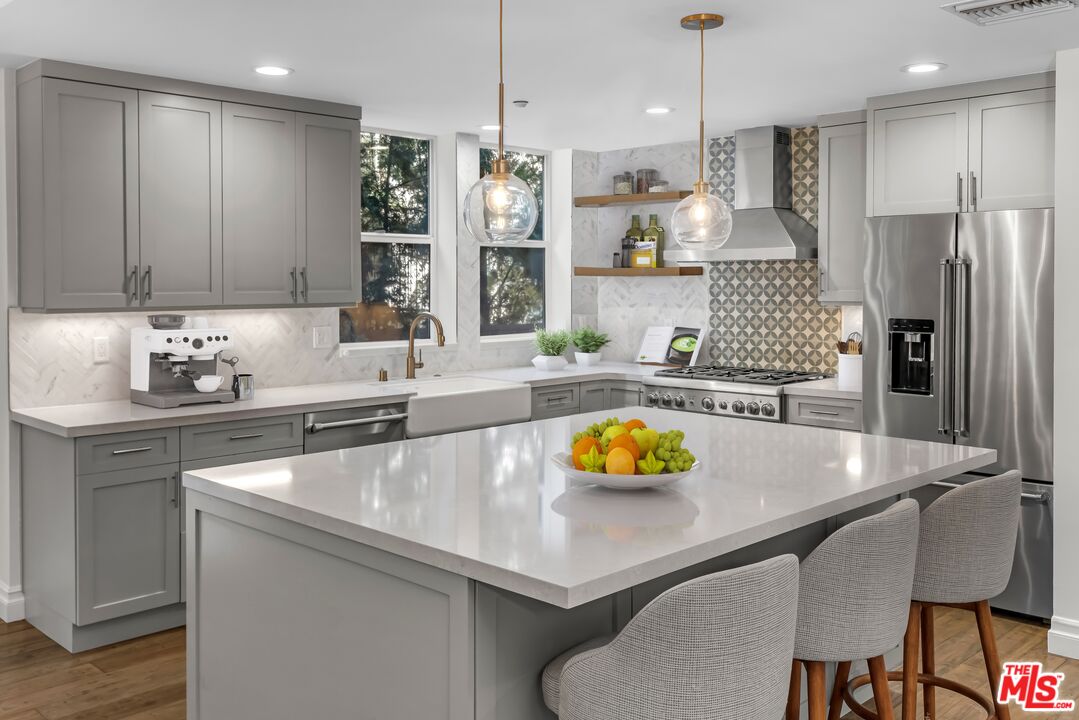 1248 N Laurel Ave Unit: 103