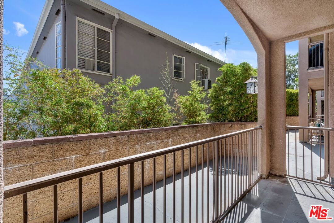 1248 N Laurel Ave Unit: 103