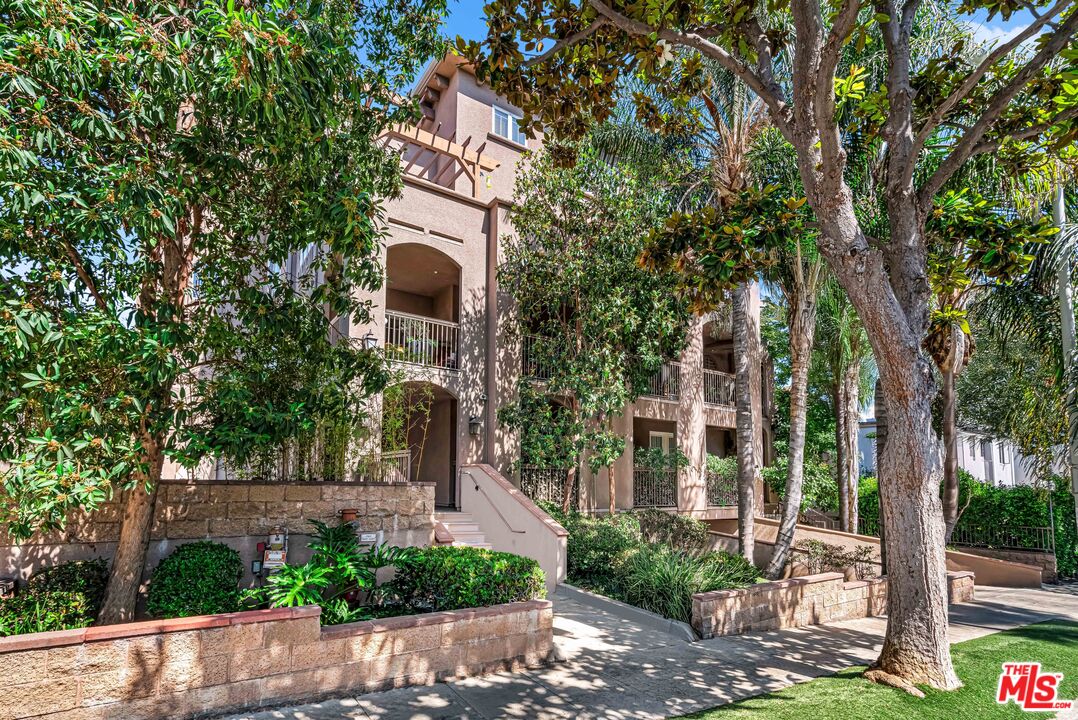 1248 N Laurel Ave Unit: 103