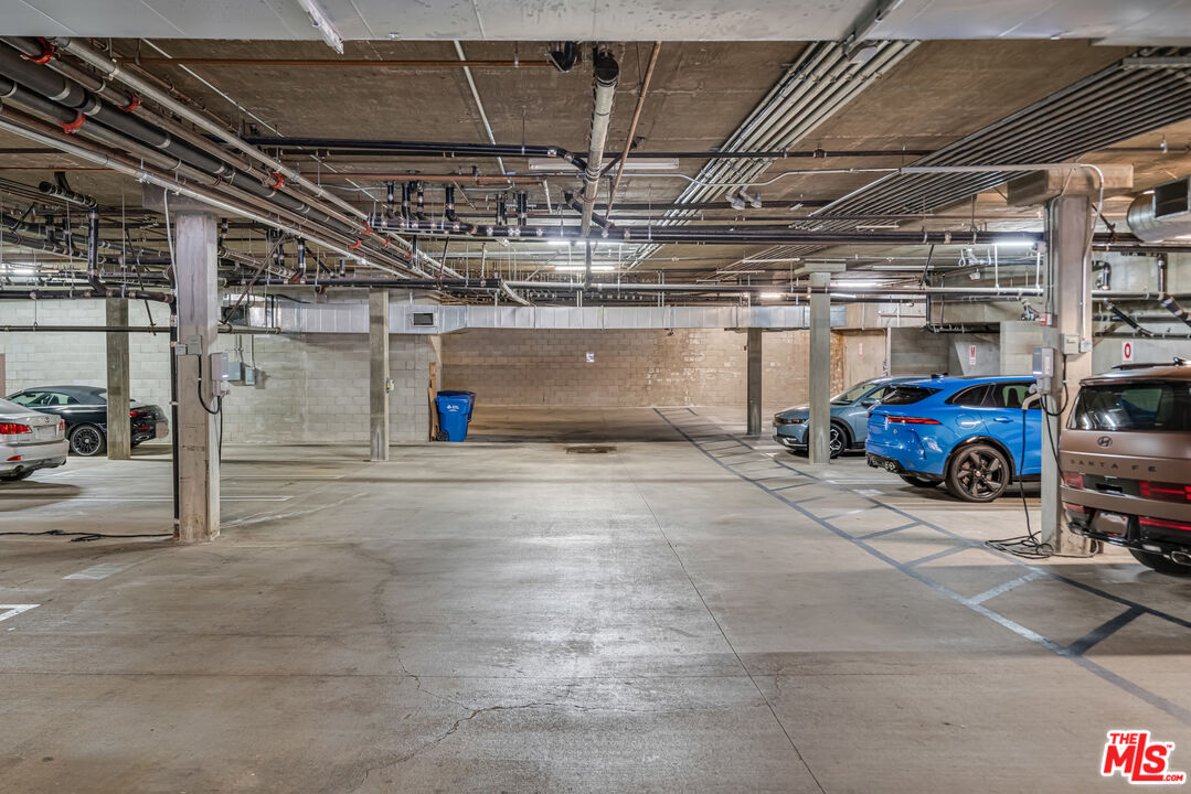 1248 N Laurel Ave Unit: 103