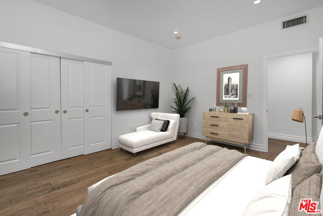 1248 N Laurel Ave Unit: 103