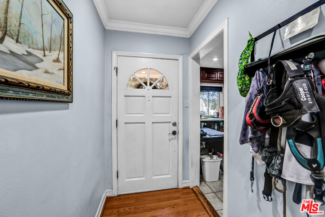 10205 Fairgrove Ave