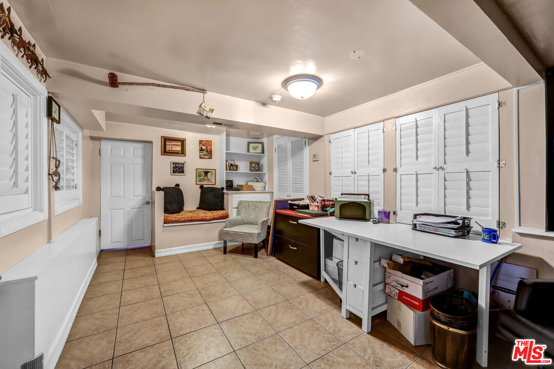 10205 Fairgrove Ave