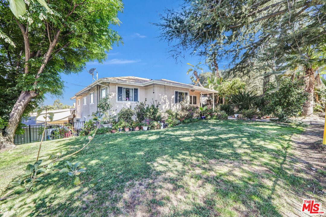 10205 Fairgrove Ave