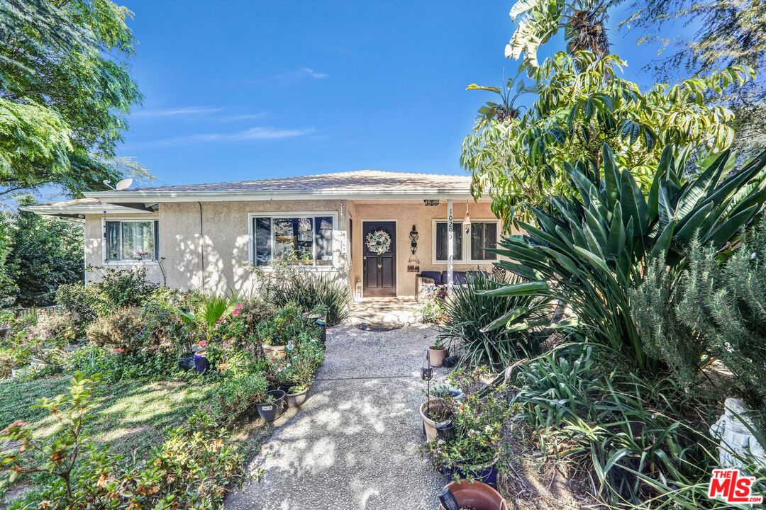 10205 Fairgrove Ave