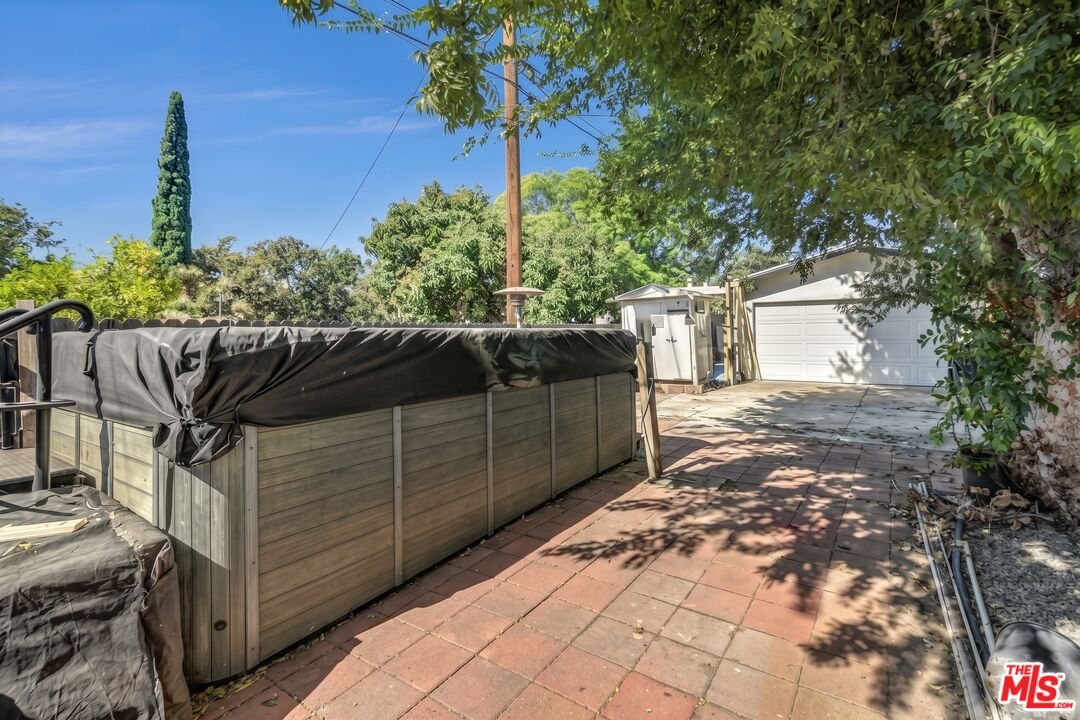 1412 Lake St