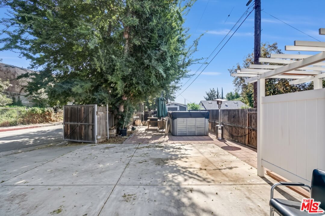 1412 Lake St
