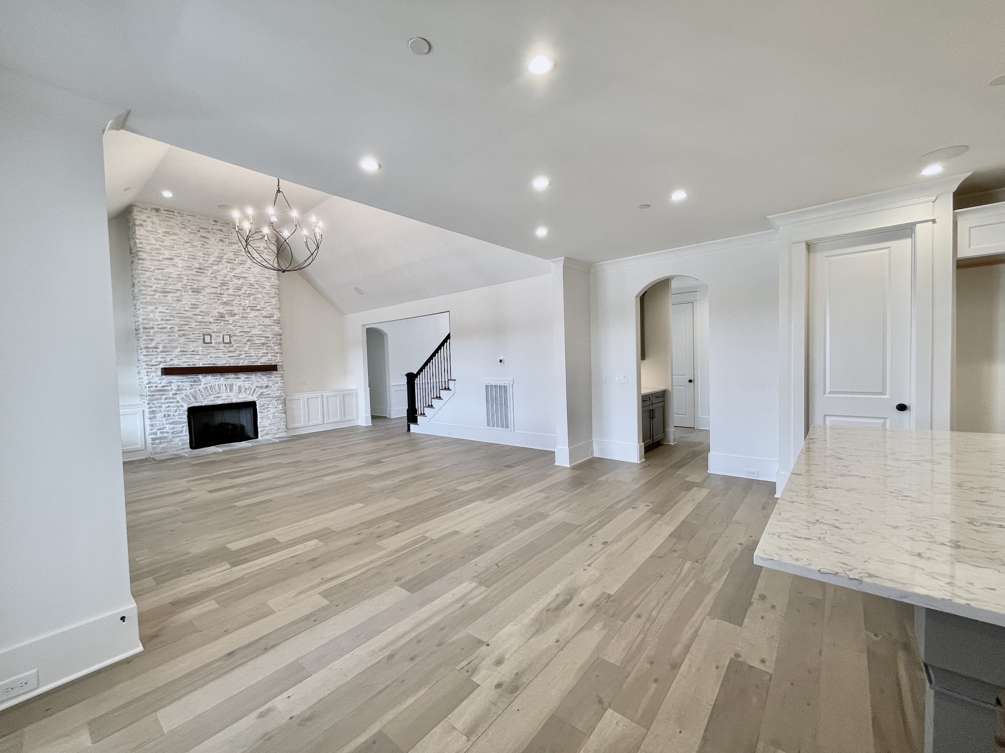 1014 PASADENA DRIVE