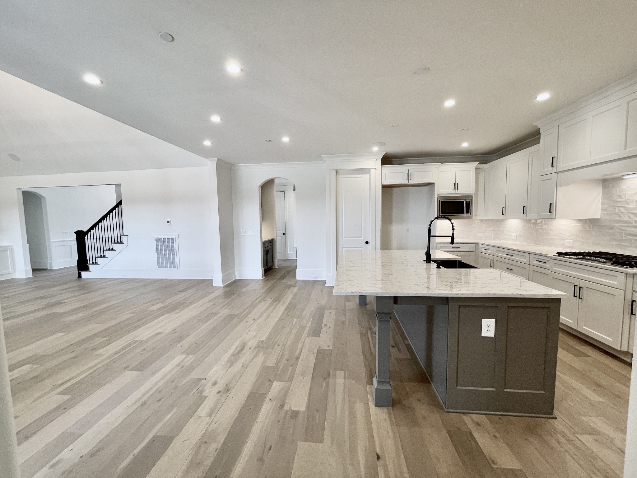 1014 PASADENA DRIVE