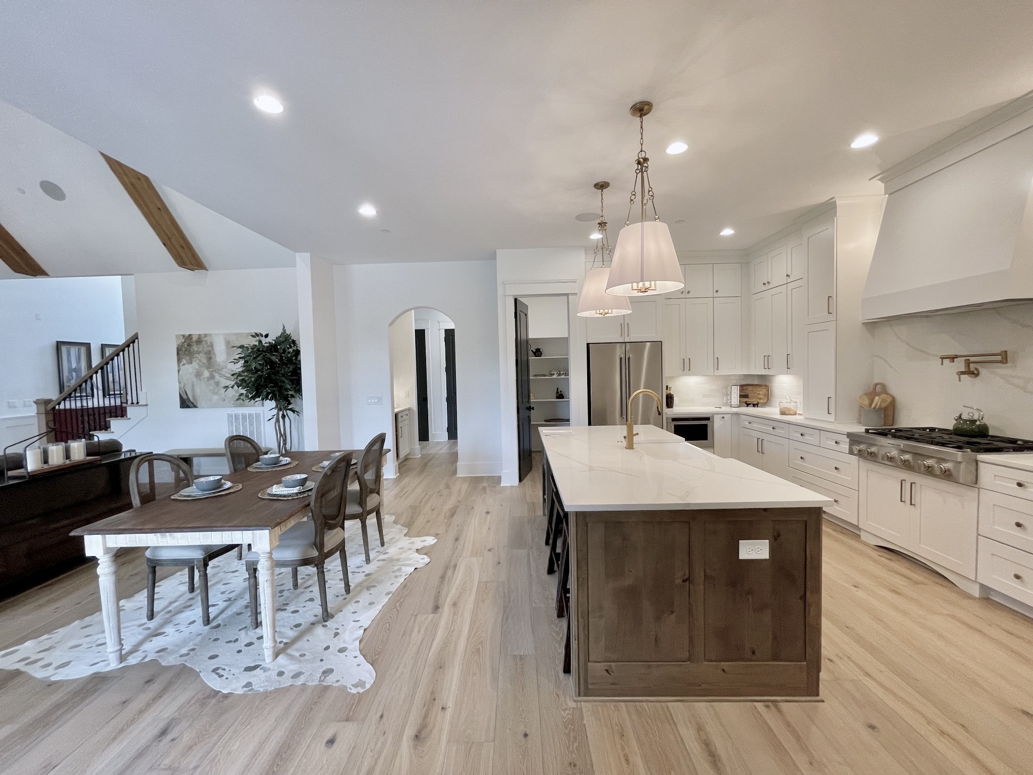 1014 PASADENA DRIVE
