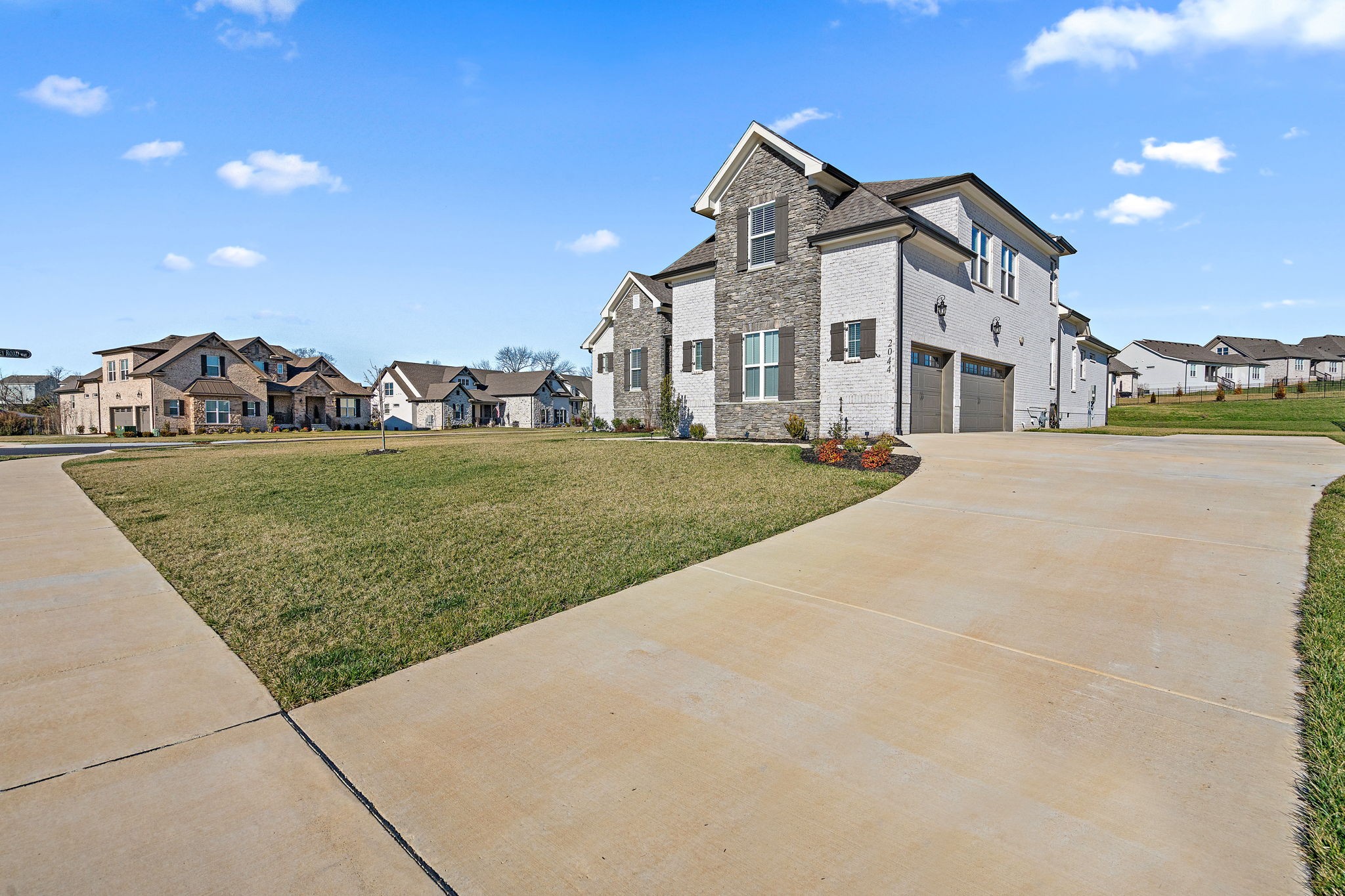 2044 Imagine Cir