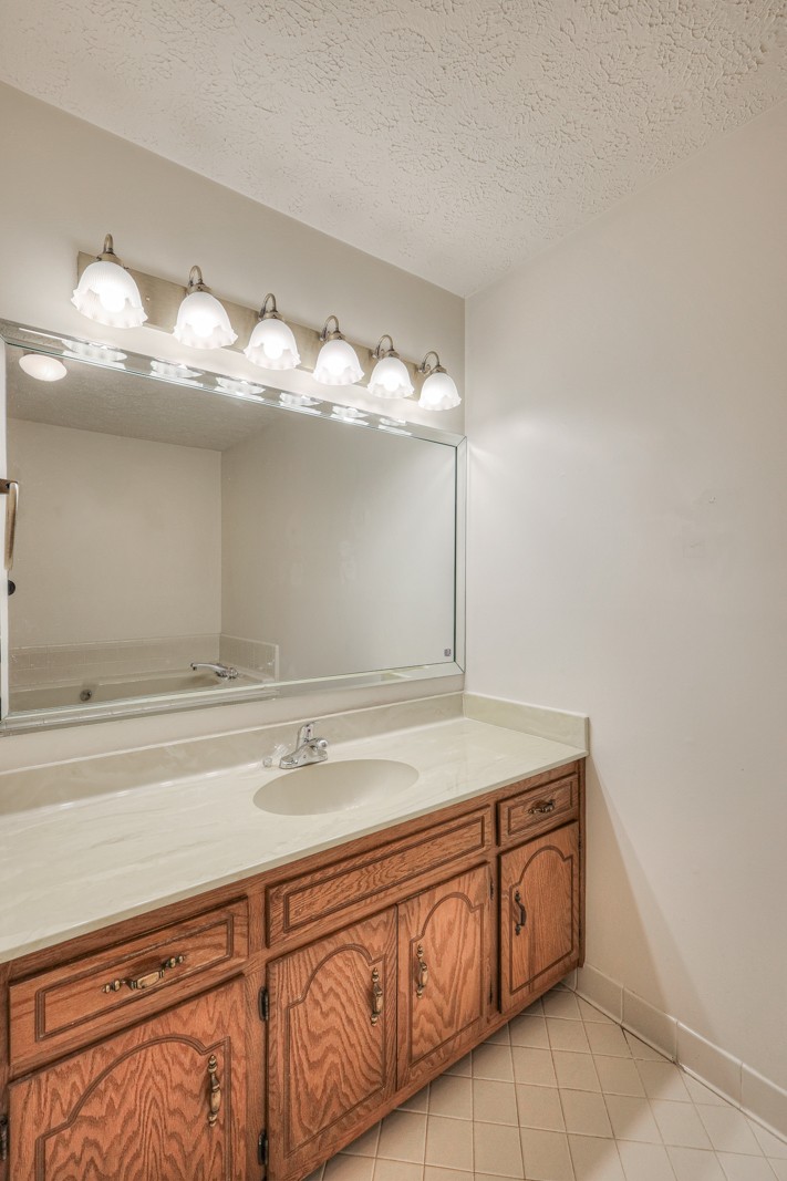 5064 Stillwood Dr Unit: B