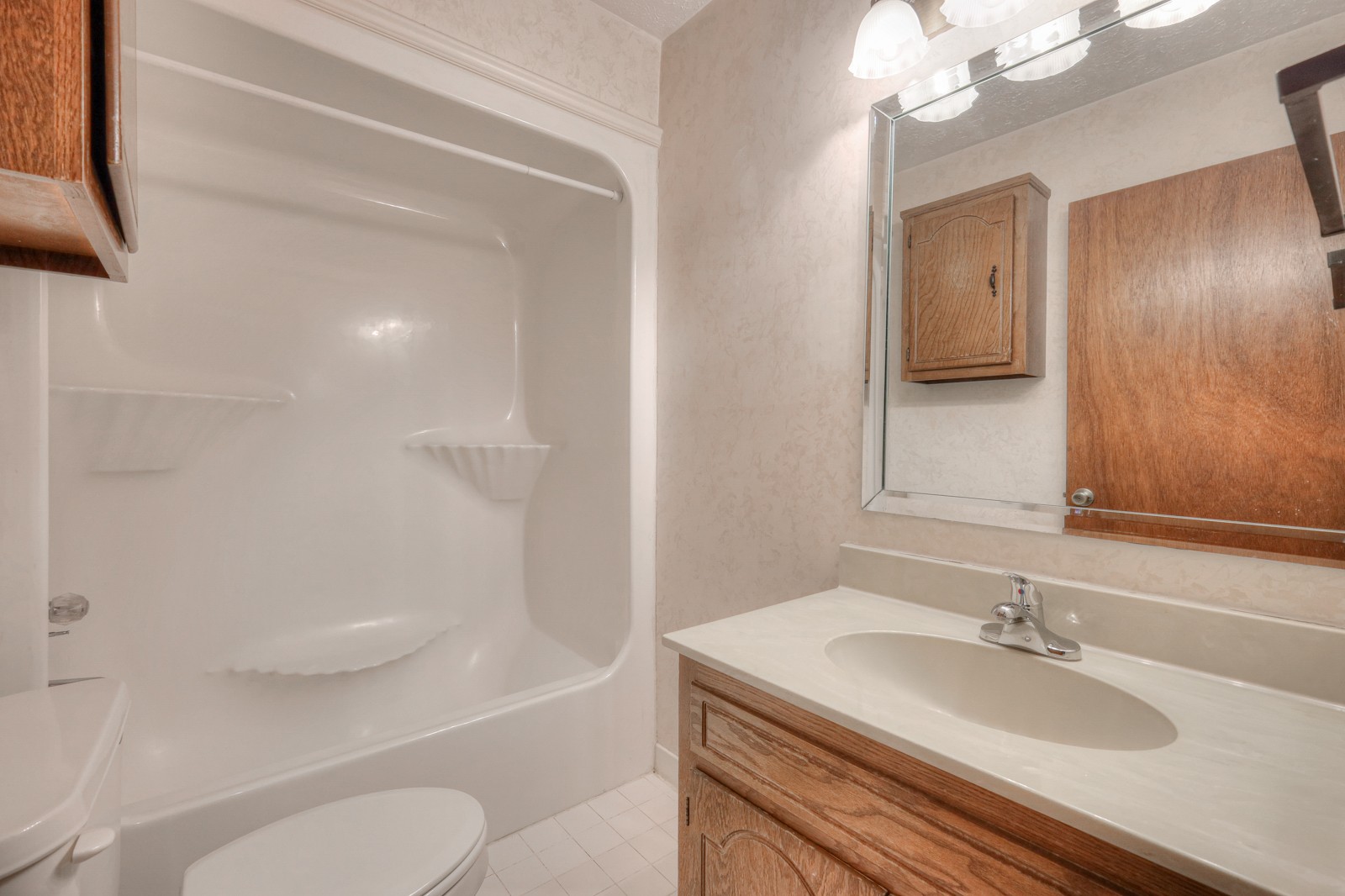 5064 Stillwood Dr Unit: B