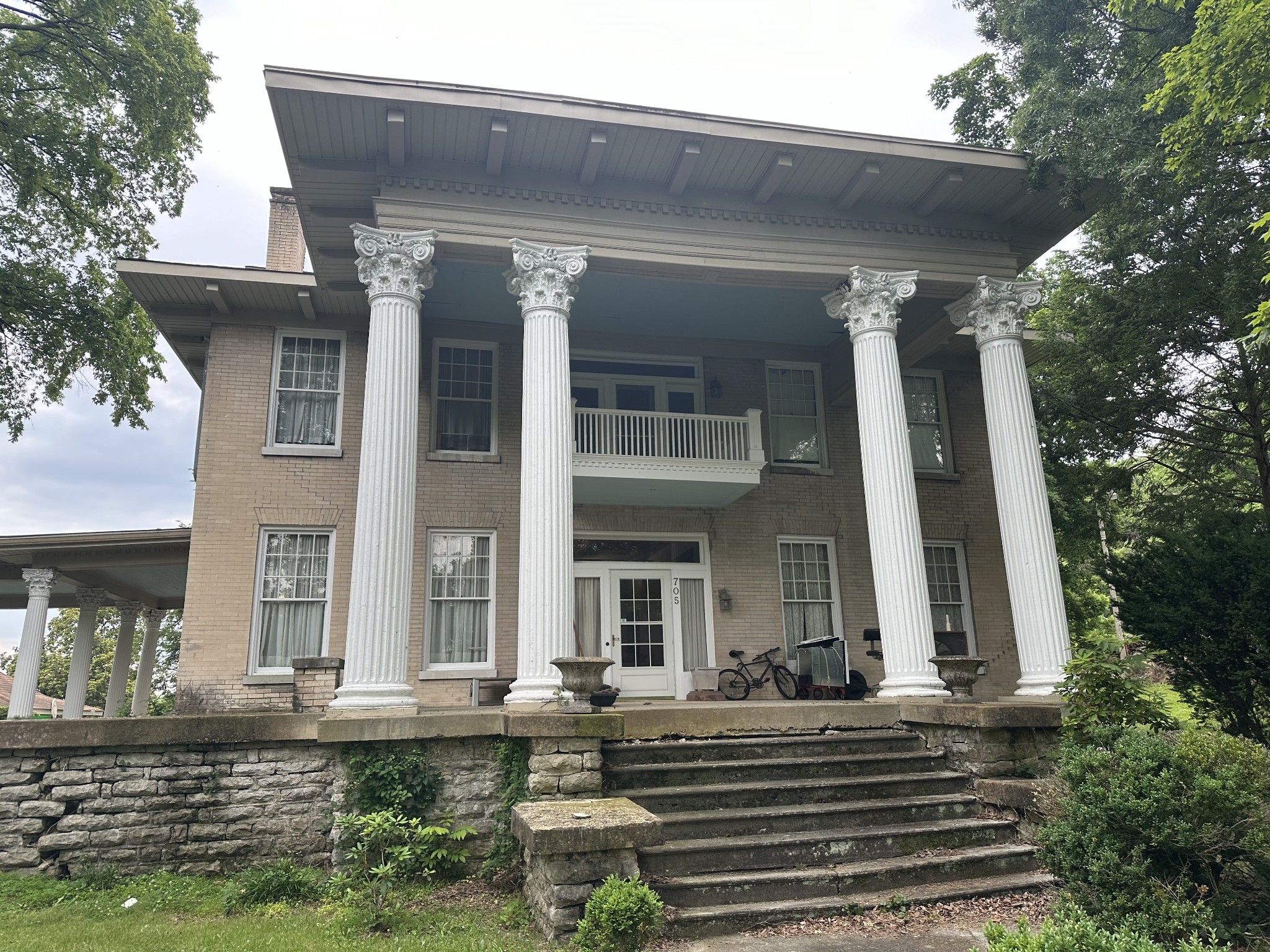 705 Washington Avenue