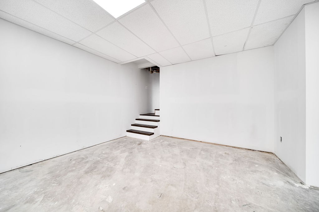 2381 Sylvia Rd