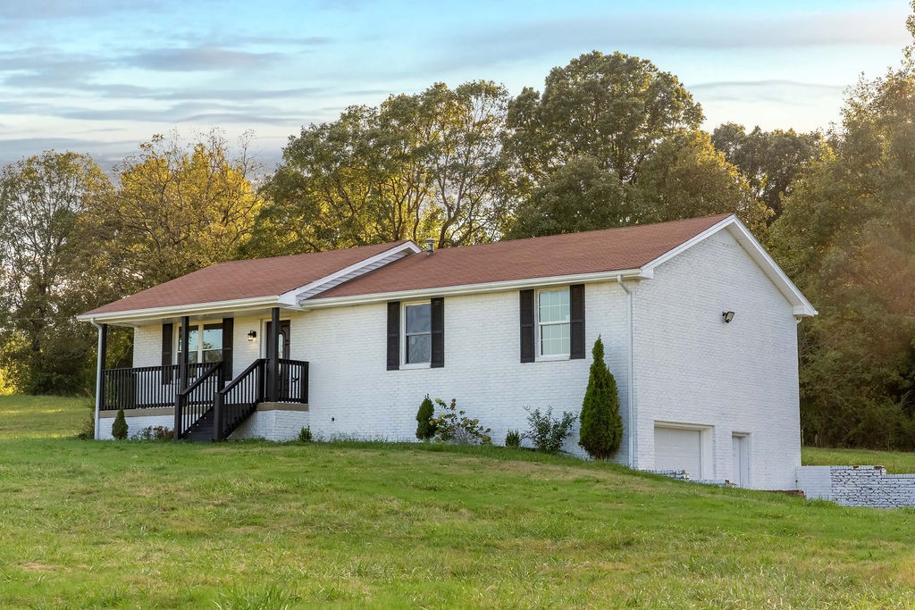 2381 Sylvia Rd