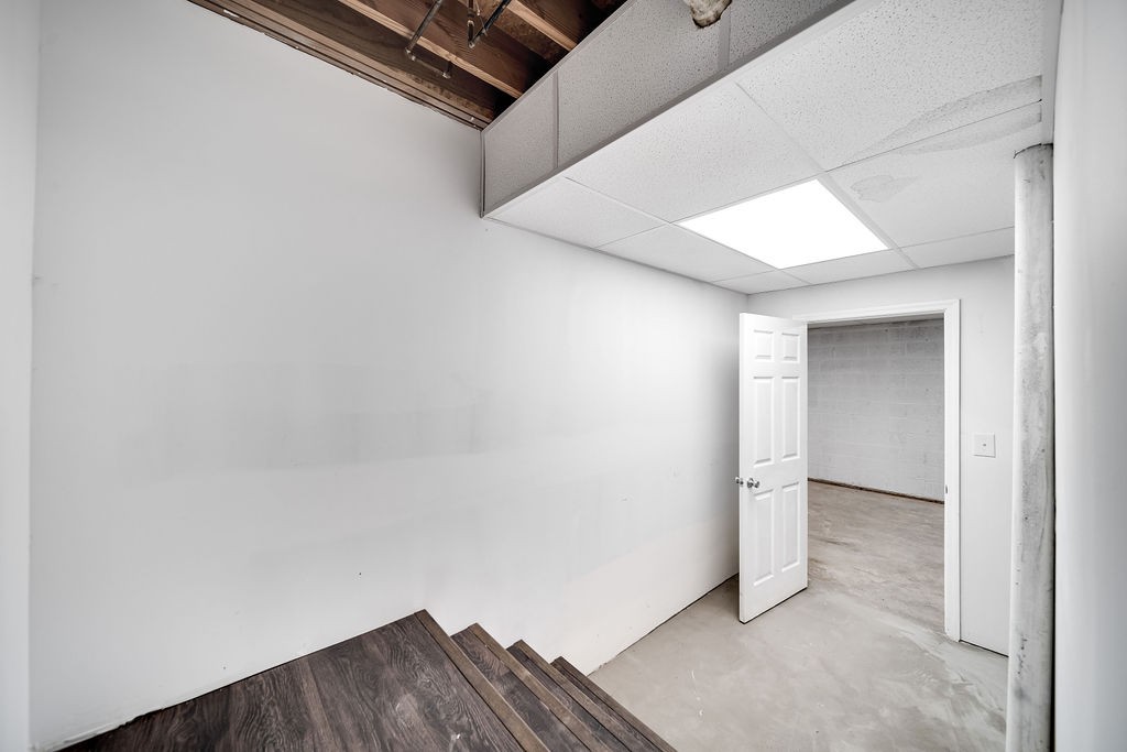 2381 Sylvia Rd