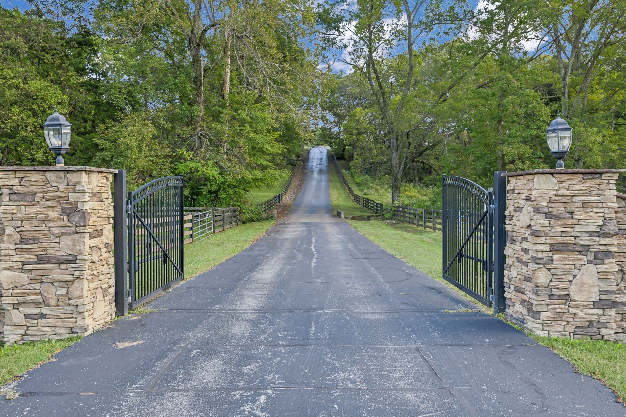 5507 Broken Ridge Hollow Ln