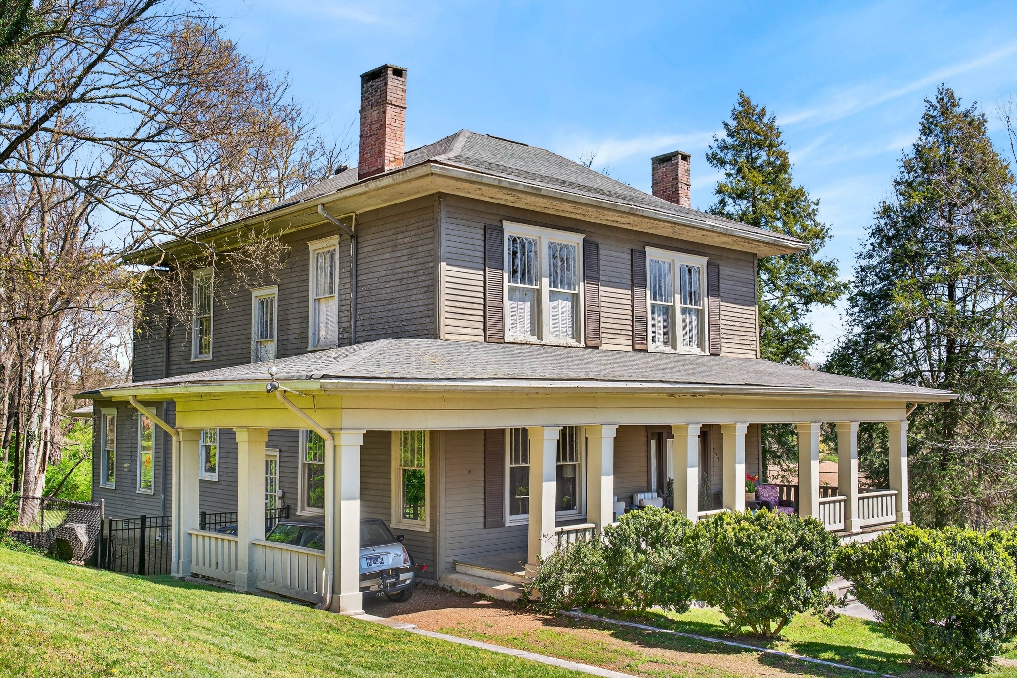 702 Washington Ave